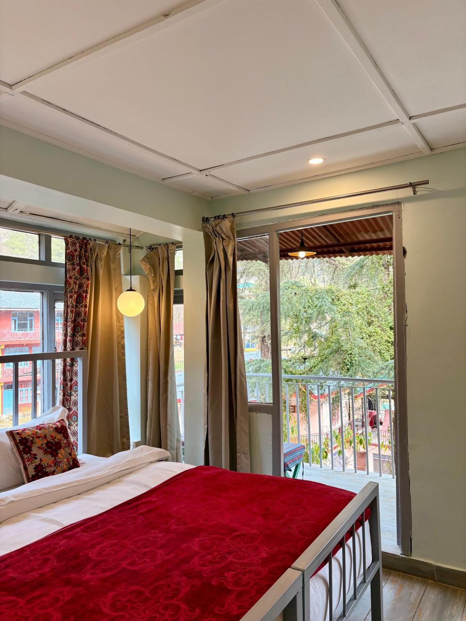 Eevolve Dharamkot - An Eco Hostel Мак-Леод-Гейндж Экстерьер фото